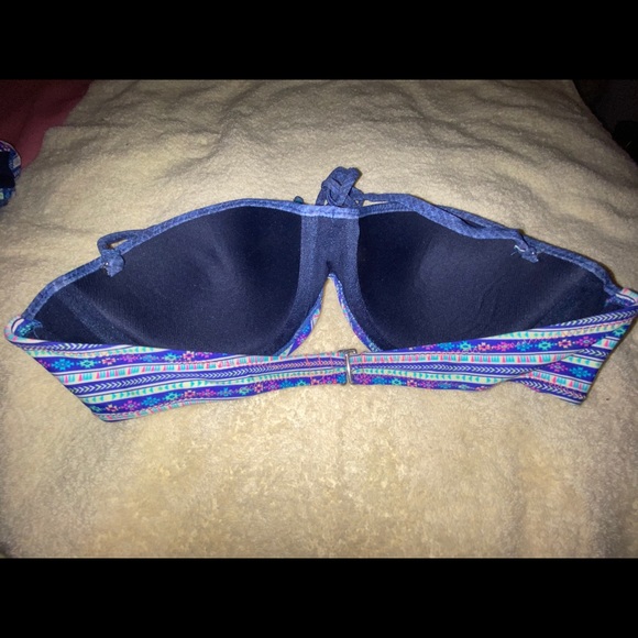 Bikini - Picture 4 of 5